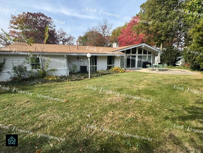 Building Photo - 9316 Southworth Ave