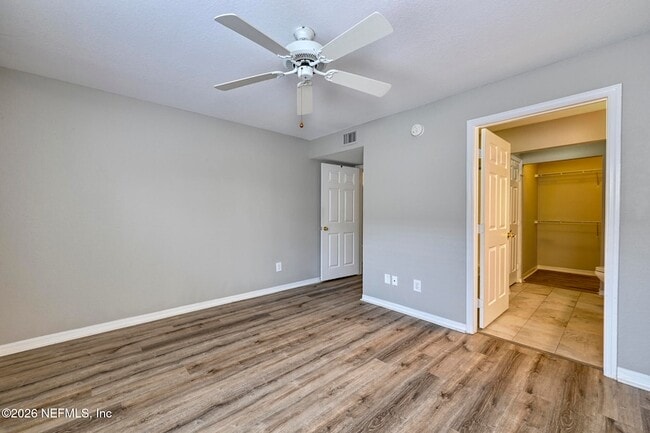 Building Photo - 13703 Richmond Park Dr N