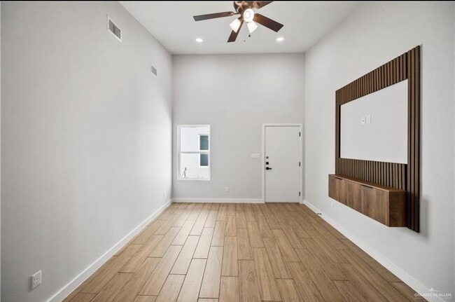 Building Photo - 1406 S Michigan St