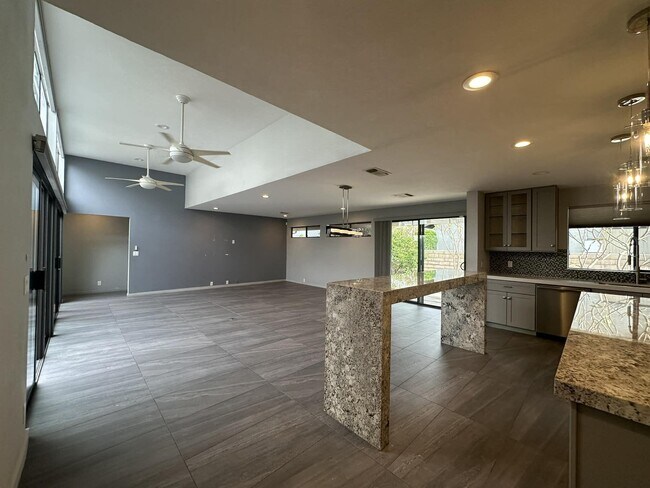 Building Photo - 4 Saturn Cir