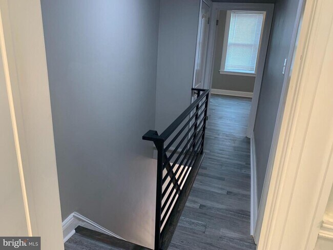 Building Photo - 1819 Sigel St