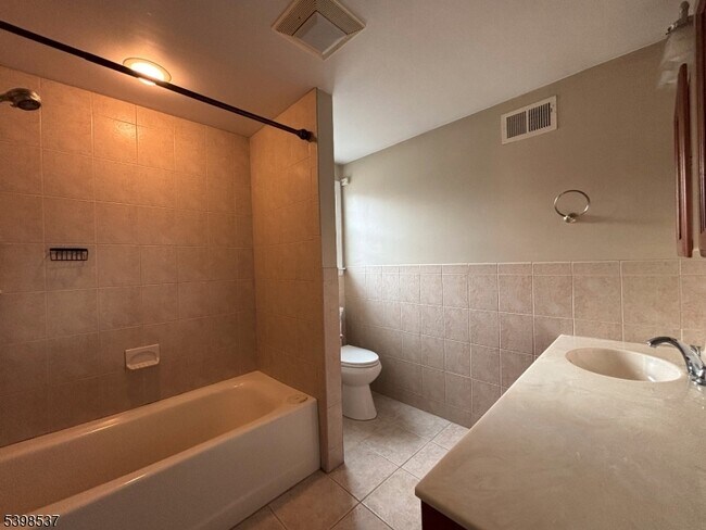 Building Photo - 434 W Inman Ave