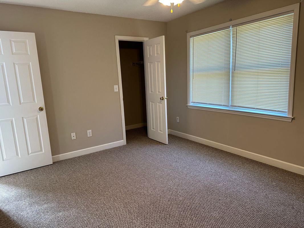Building Photo - 111B Laura Ln
