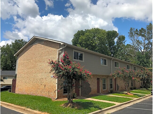 Primary Photo - Spacious, affordable two bedroom townhouse in a great location in Charlotte!