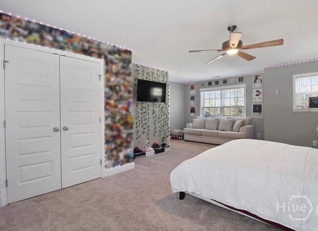 Building Photo - 206 Boulder Ct