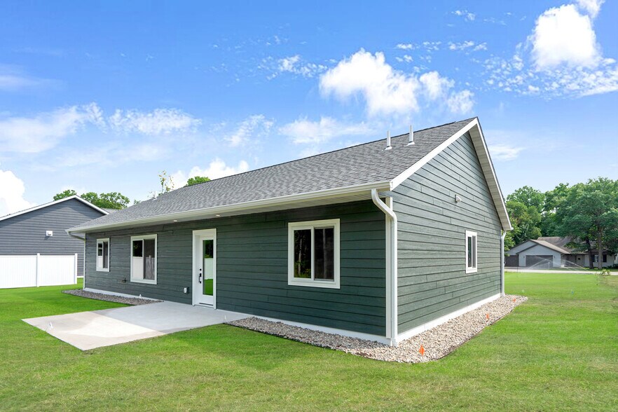Building Photo - 11533 Forestview Dr S
