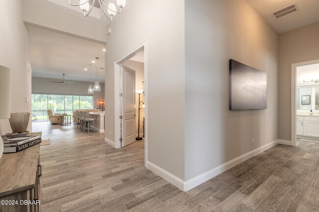 Building Photo - 205 Cyan Ave