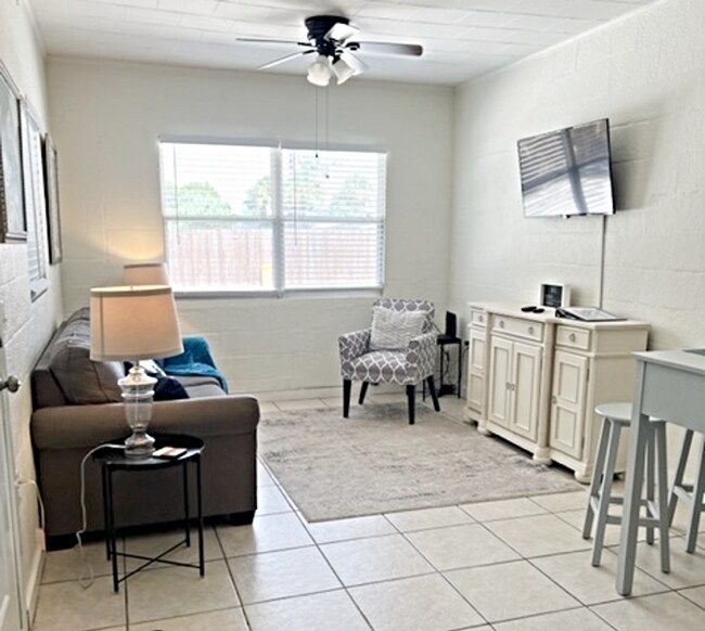Building Photo - 9092 W Fort Island Trail