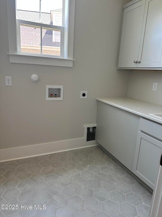 Building Photo - 3210 Calusa Cv