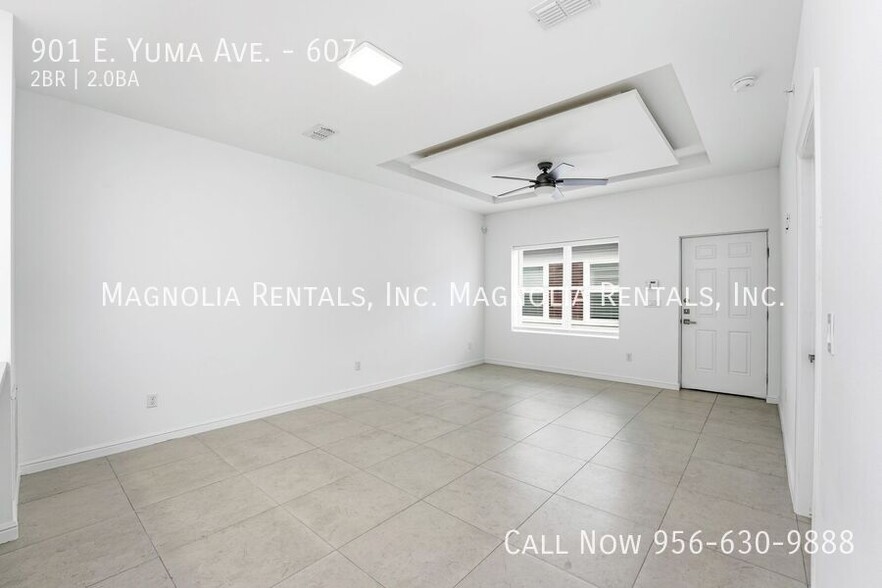 Building Photo - 901 E Yuma Ave