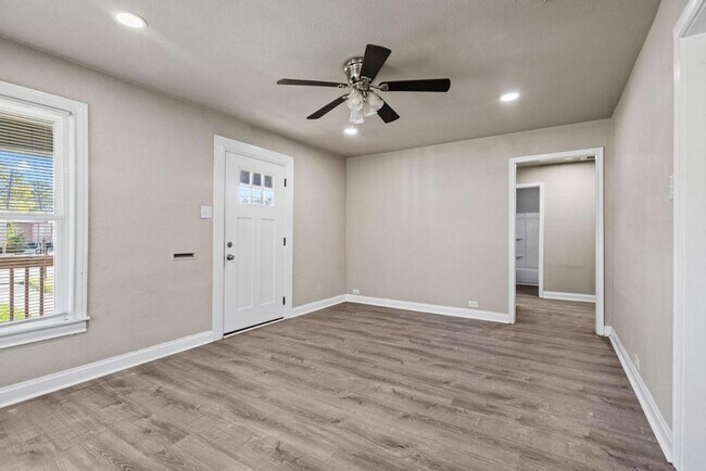 Building Photo - 1708 N Woods St