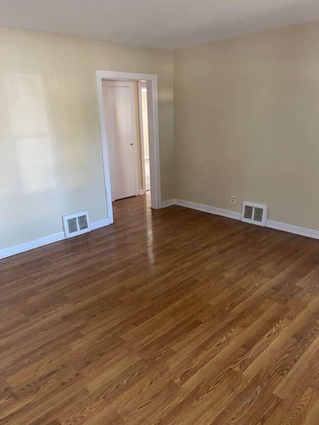Building Photo - BELOW MARKET RENT!
