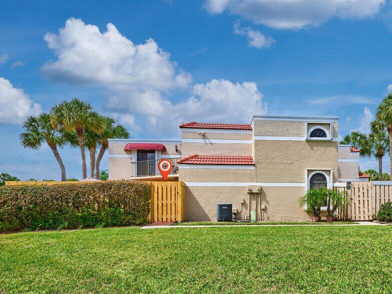 Building Photo - 4075 Village Dr