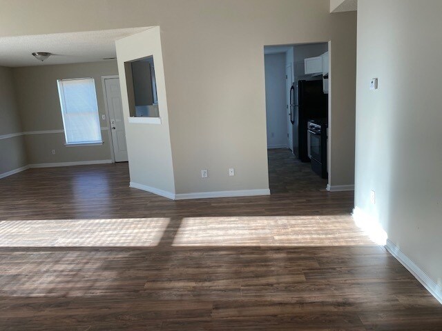Building Photo - 5279 High Tide Ct