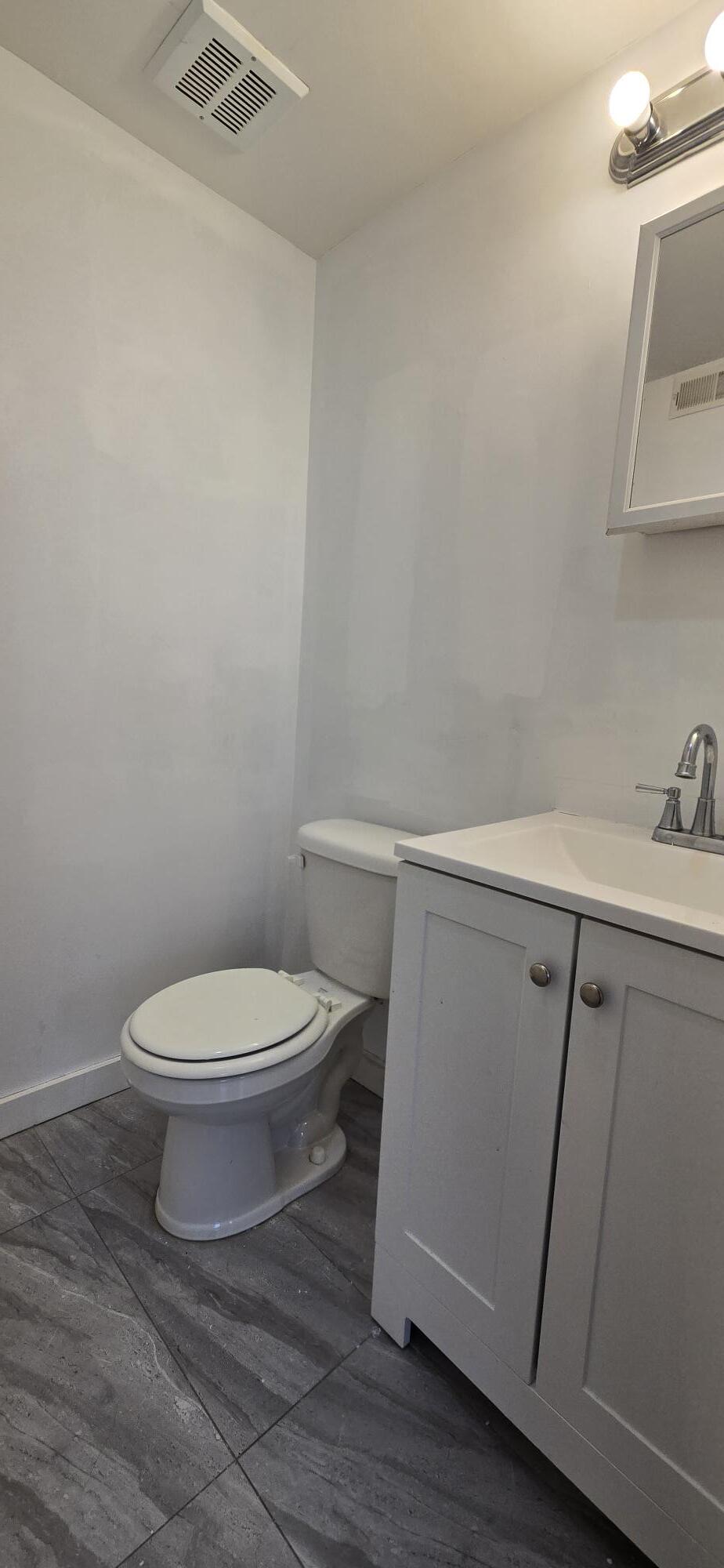 Building Photo - 487 Ocean Ave