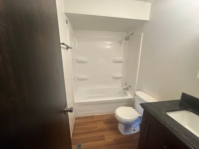 Building Photo - Three bedroom, Two bathroom home located i...