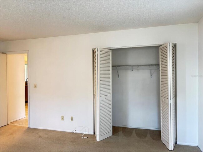 Building Photo - 7070 Fairway Bend Ln