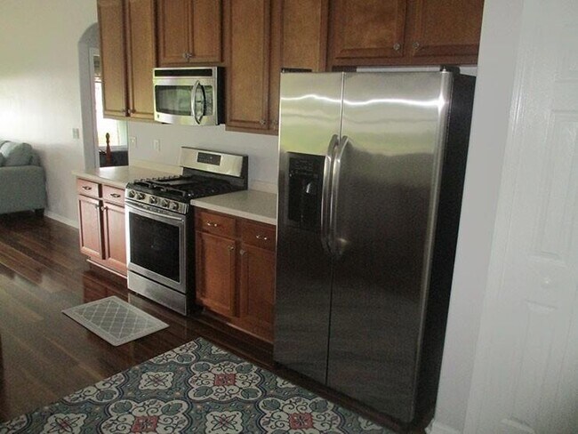 Building Photo - 935 Southlakes Way SW