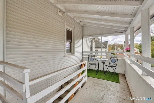 Building Photo - 36 School St