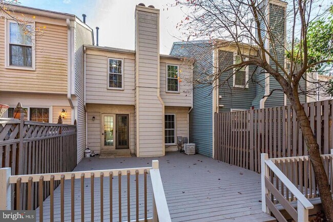 Building Photo - 304 Crescendo Way