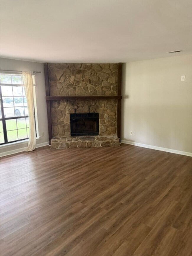 Building Photo - 6702 Woodthrush Dr
