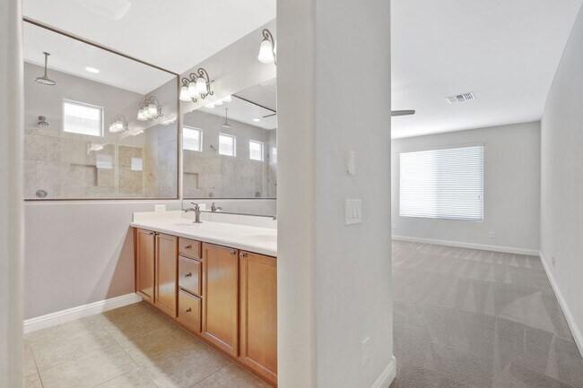 Building Photo - 3 Bed 2 Bath Home In Peoria