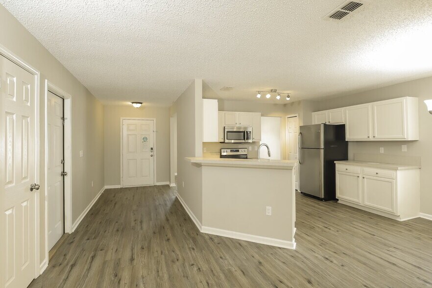 Building Photo - 13517 Ashford Wood Ct E