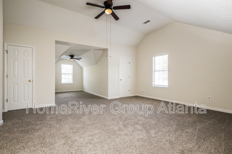 Building Photo - 820 Tara Bend