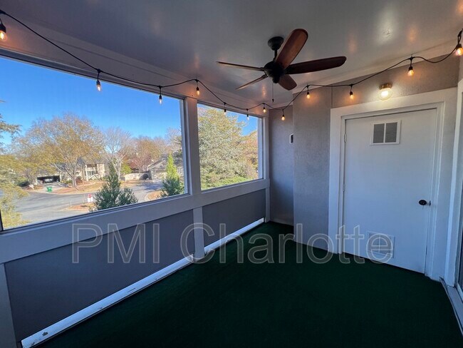 Building Photo - 9225 Ravenwing Dr