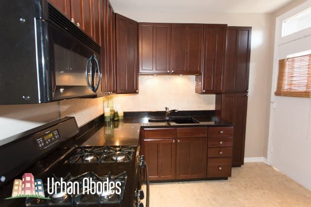 Building Photo - 4312 N Clarendon Ave