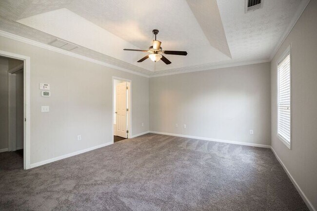 Building Photo - 453 Reba Ct