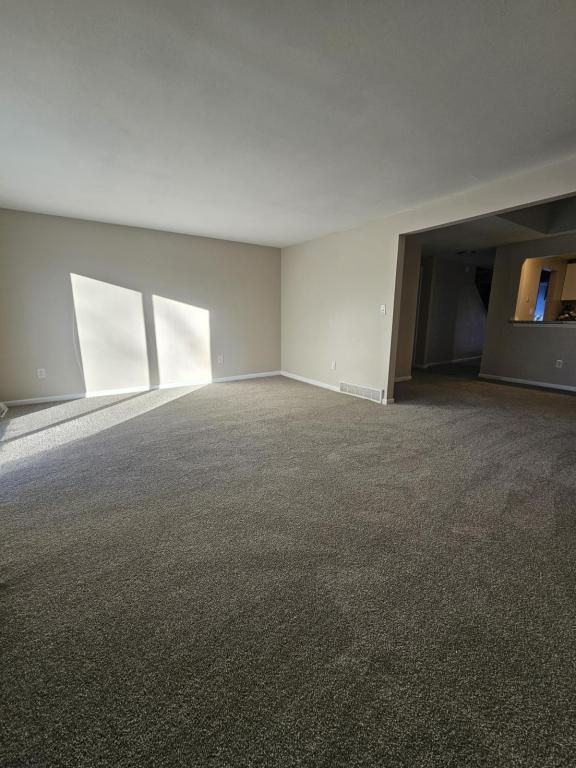 Building Photo - 8170 Honeysuckle Dr