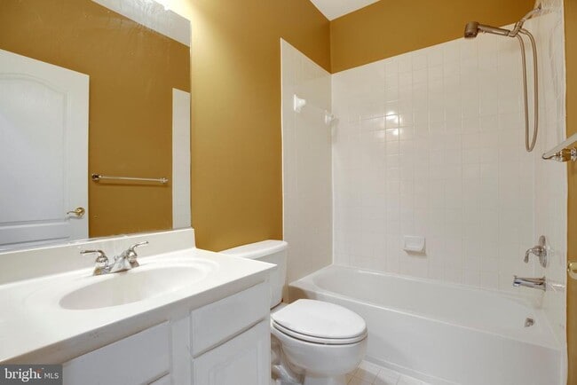 Building Photo - 4527 English Holly Dr