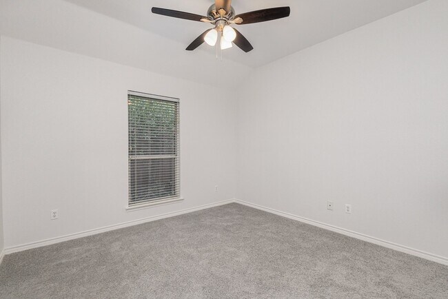 Building Photo - 745 Amhurst Ct