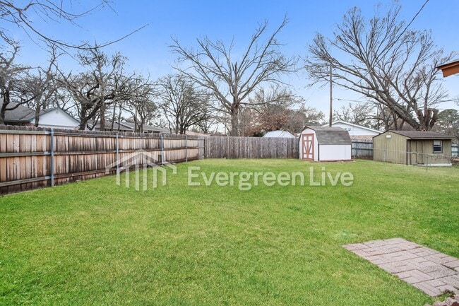 Building Photo - 311 Franklin Dr