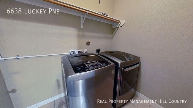 Building Photo - 6638 Luckey Pine