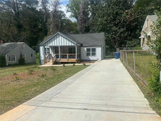 Building Photo - 1841 Bayberry Dr SW