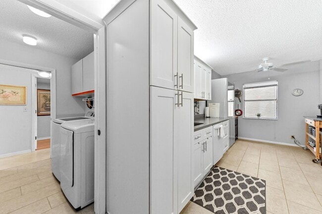 Building Photo - 6768 10th Ave N