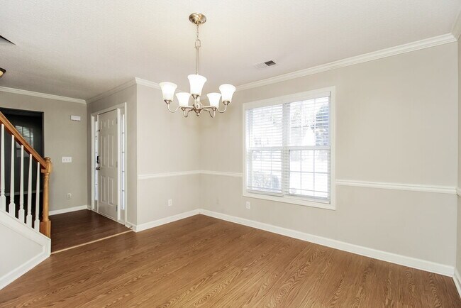 Building Photo - 3882 St George Terrace SW