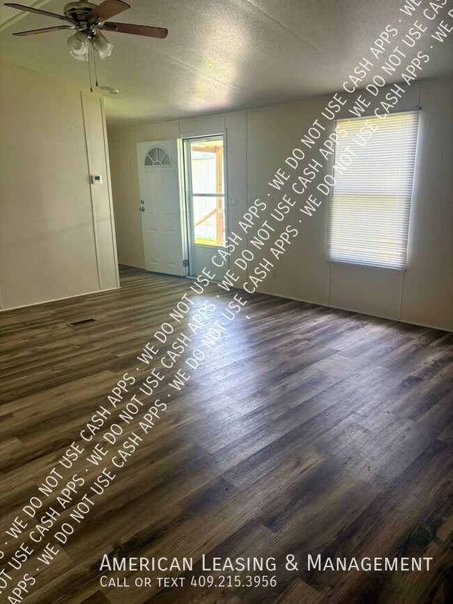 Building Photo - 109 Hornet Ln