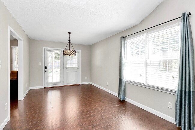 Building Photo - 105 Antelope Dr