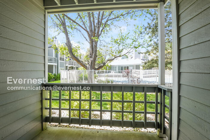 Building Photo - 7476 Singing Hills Dr