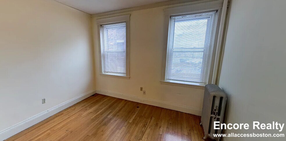 Building Photo - 195 Park Dr