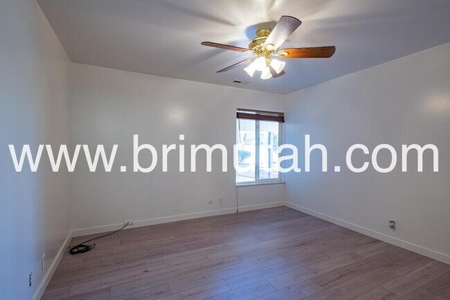 Building Photo - 5761 S Waterbury Cir