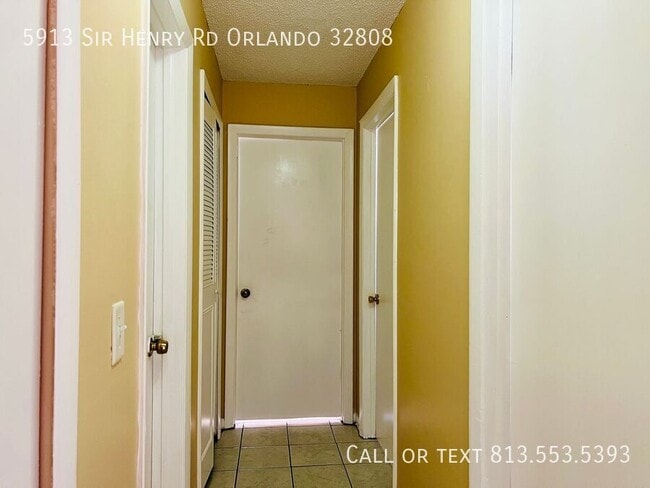 Building Photo - 5913 Sir Henry Rd