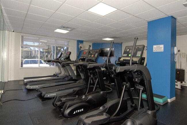 Building Photo - 3900 Galt Ocean Dr