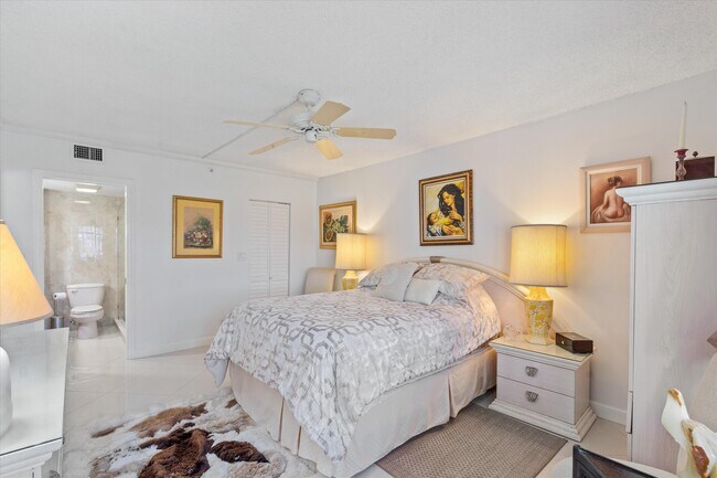 Building Photo - 3224 S Ocean Blvd