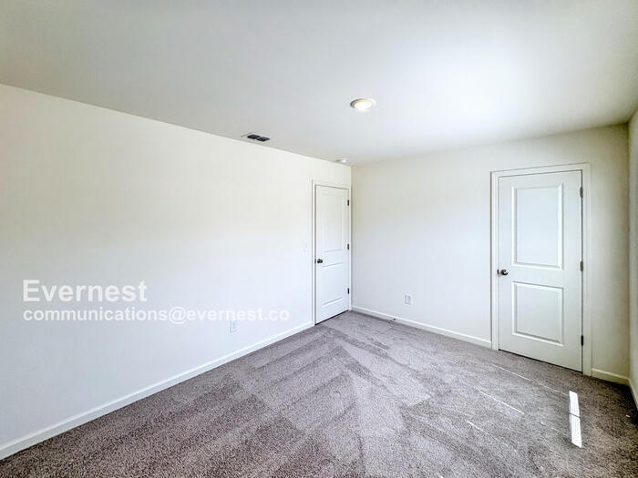 Building Photo - 135 Flowering Cherry St