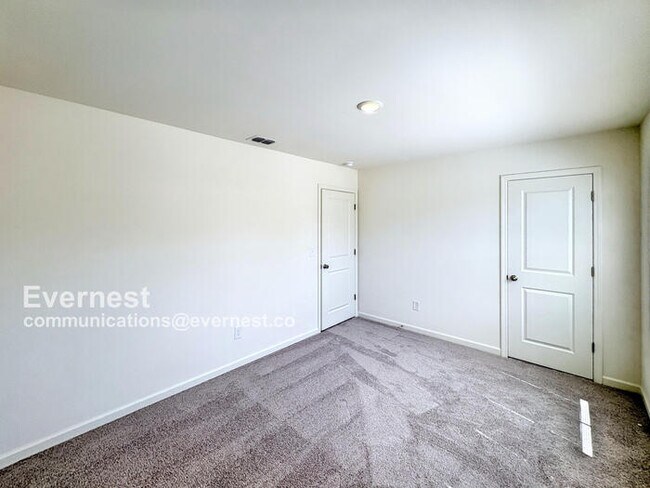 Building Photo - 4 Bed, 3 Bath Home with Garage / Pet-Friendly / Coming Soon!