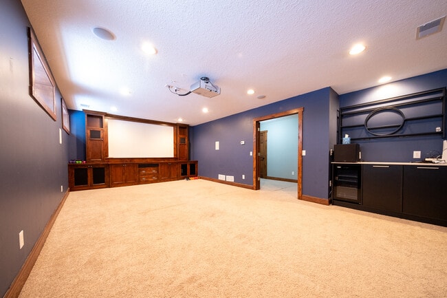 Building Photo - 15678 Duck Pond Way